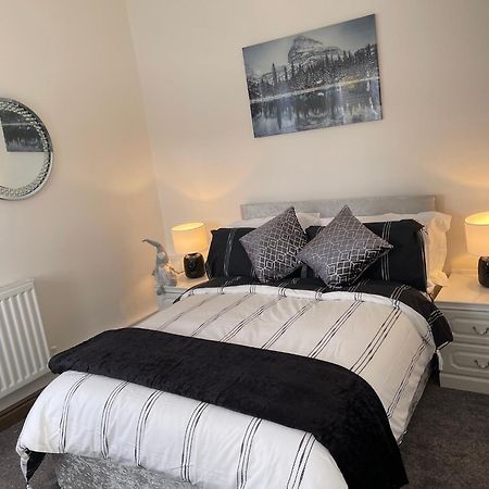 Tollgate House - Luxury Cozy Cottage - Huge Hot Tub - Alton Towers Чедл Экстерьер фото